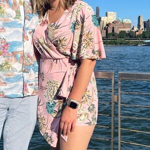 Floral romper in great condition!